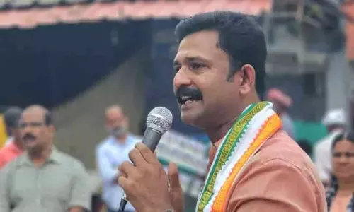 Congress leader Jinto John commenting on the Delhi protests and opposition unity against the Election Commission