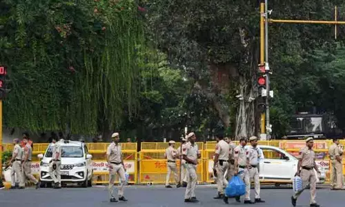 സുപ്രീം കോടതി വിധിക്ക് പുല്ലുവില; ഡൽഹിയിൽ ആറ് മെട്രോ സ്റ്റേഷനുകൾ അടച്ചു, നഗരത്തിൽ കനത്ത പൊലീസ് ബന്തവസ്സ്