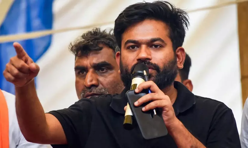 ജന്തർ മന്തറിൽ ദേശീയ പതാക ഉയർത്തുന്നത് കുറ്റമാക്കുന്നവർ രാജ്യദ്രോഹികൾ : അഭിജീത് ദിപ്കെ ജന്തർ മന്തറിൽ ദേശീയ പതാക ഉയർത്തുന്നത് കുറ്റമാക്കുന്നവർ രാജ്യദ്രോഹികൾ : അഭിജീത് ദിപ്കെ