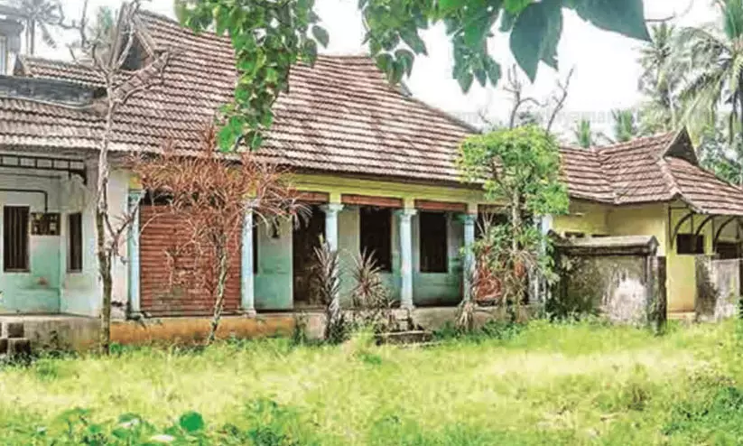 15 വര്ഷത്തിനിടെ ഏഴ് ദുരൂഹമരണങ്ങള്; കൂടത്തില് കേസില് വര്ഷങ്ങള്ക്ക് ശേഷം കാര്യസ്ഥന് അറസ്റ്റില് 15 വര്ഷത്തിനിടെ ഏഴ് ദുരൂഹമരണങ്ങള്; കൂടത്തില് കേസില് വര്ഷങ്ങള്ക്ക് ശേഷം കാര്യസ്ഥന് അറസ്റ്റില്