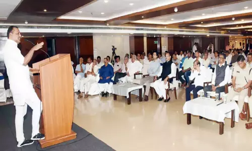 മംഗളൂരു ഹൈകോടതി ബെഞ്ച്; ഉന്നത യോഗം വിളിക്കും :മന്ത്രി ഖാദർ മംഗളൂരു ഹൈകോടതി ബെഞ്ച്; ഉന്നത യോഗം വിളിക്കും :മന്ത്രി ഖാദർ