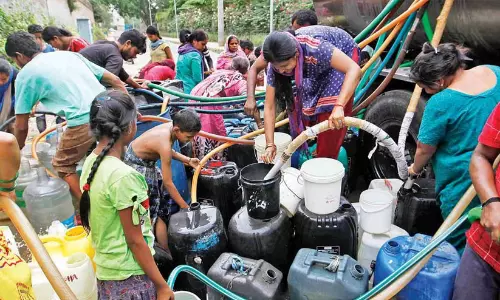 കുടിവെള്ളം പാഴാക്കിയാൽ 5000 രൂപ പിഴ, മോഷ്ടിച്ചാൽ കേസ്: മൺസൂൺ ദുർബലമായതോടെ മഹാരാഷ്ട്രയിൽ ജല കർഫ്യൂ