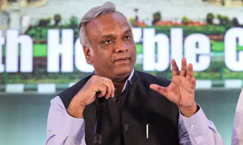 ബംഗളൂരുവിൽ പ്രതിഷേധക്കാർക്കും മാധ്യമപ്രവർത്തകർക്കും നേരെ പൊലീസ് കൈയ്യേറ്റം: അന്വേഷണത്തിന് ഉത്തരവിട്ട് പ്രിയങ്ക് ഖാർഗെ