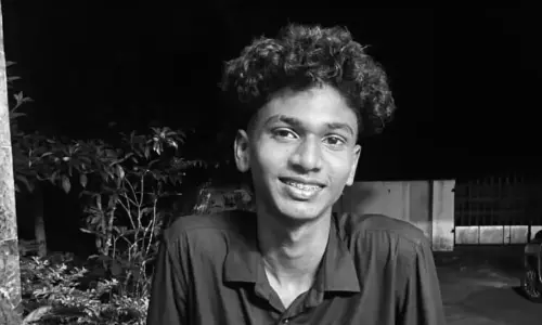 ‘പ്രായപൂർത്തി ആകാത്ത പയ്യന്മാരെ തല്ലി ചതക്കാൻ ആരാണ് നിങ്ങൾക്ക് അധികാരം തന്നത്?’; 18 വയസുകാരൻ ജീവനൊടുക്കിയ സംഭവത്തിൽ കൊടുങ്ങല്ലൂർ പൊലീസിനെതിരെ ഗുരുതര ആരോപണവുമായി പിതാവ് ‘പ്രായപൂർത്തി ആകാത്ത പയ്യന്മാരെ തല്ലി ചതക്കാൻ ആരാണ് നിങ്ങൾക്ക് അധികാരം തന്നത്?’; 18 വയസുകാരൻ ജീവനൊടുക്കിയ സംഭവത്തിൽ കൊടുങ്ങല്ലൂർ പൊലീസിനെതിരെ ഗുരുതര ആരോപണവുമായി പിതാവ്