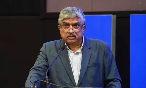 നീറ്റ് ചോദ്യപേപ്പർ ചോർച്ച തടയാൻ പുതിയ നിർദേശം; പരീക്ഷാരീതിയിൽ മാറ്റം വേണമെന്ന് നന്ദൻ നിലേകനി