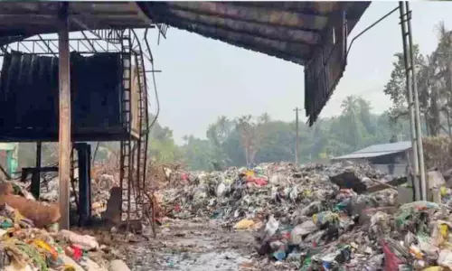 20 മണിക്കൂര്‍ കഠിന പ്രയത്‌നം; പ്ലാസ്റ്റിക് ശേഖരണ ഗോഡൗണിലെ തീ അണച്ചു