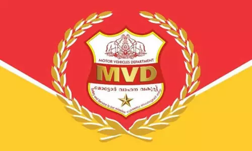മൊബൈൽ ​ഫോൺ വഴി കുറ്റകൃത്യം പകർത്തലിന് തടയിട്ടു; പിൻവലിഞ്ഞ് ​മോട്ടോർ വാഹനവകുപ്പ് ഉദ്യോഗസ്ഥർ