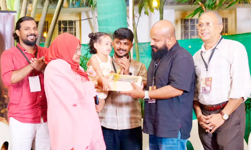 ‘പൂർണ നഗ്നയായ ആത്മാവ്’; ബഹ്റൈൻ പ്രവാസി ജുമാന മുസ്തഫയുടെ പുസ്തകം പ്രകാശനം ചെയ്തു ‘പൂർണ നഗ്നയായ ആത്മാവ്’; ബഹ്റൈൻ പ്രവാസി ജുമാന മുസ്തഫയുടെ പുസ്തകം പ്രകാശനം ചെയ്തു