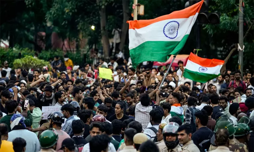 Supreme Court of India bench comprising CJI Surya Kant and Justice Joymalya Bagchi hearing the Jantar Mantar protest site plea. Supreme Court of India bench comprising CJI Surya Kant and Justice Joymalya Bagchi hearing the Jantar Mantar protest site plea.