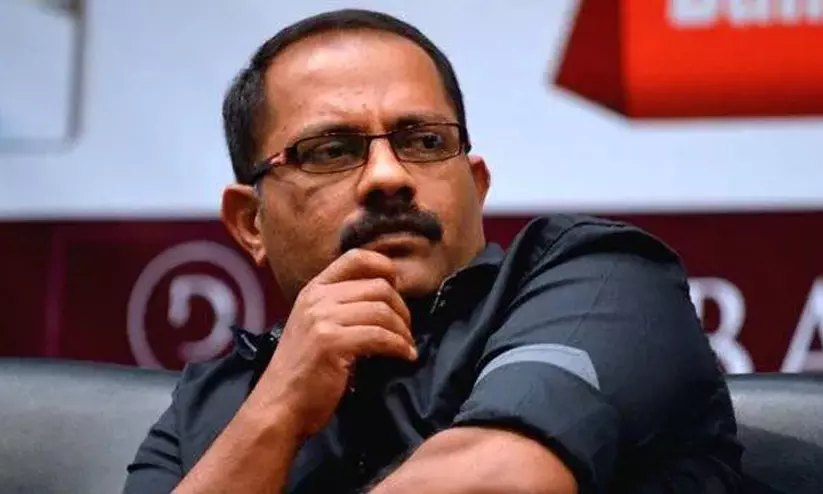 മദ്യവ്യവസായിയോടൊപ്പം ചെക്ക് റിപ്പബ്ലിക്കിലേക്ക് മന്ത്രി കെഎം ഷാജിയുടെ യാത്ര: മുസ്ലിം ലീഗ് നിലപാട് വ്യക്തമാക്കണമെന്ന് സിപിഎം മദ്യവ്യവസായിയോടൊപ്പം ചെക്ക് റിപ്പബ്ലിക്കിലേക്ക് മന്ത്രി കെഎം ഷാജിയുടെ യാത്ര: മുസ്ലിം ലീഗ് നിലപാട് വ്യക്തമാക്കണമെന്ന് സിപിഎം