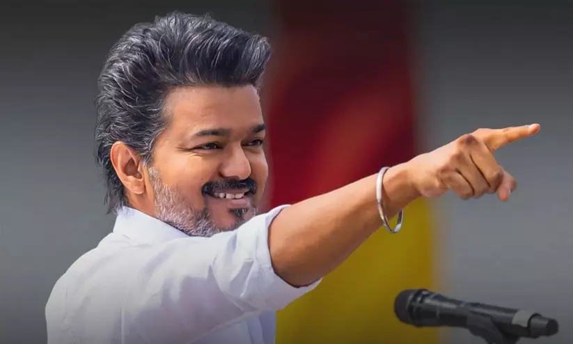 വിജയ് നാളെ തൃശൂരിൽ; കല്യാൺ നവരാത്രി ആഘോഷങ്ങളിൽ പങ്കെടുക്കും വിജയ് നാളെ തൃശൂരിൽ; കല്യാൺ നവരാത്രി ആഘോഷങ്ങളിൽ പങ്കെടുക്കും
