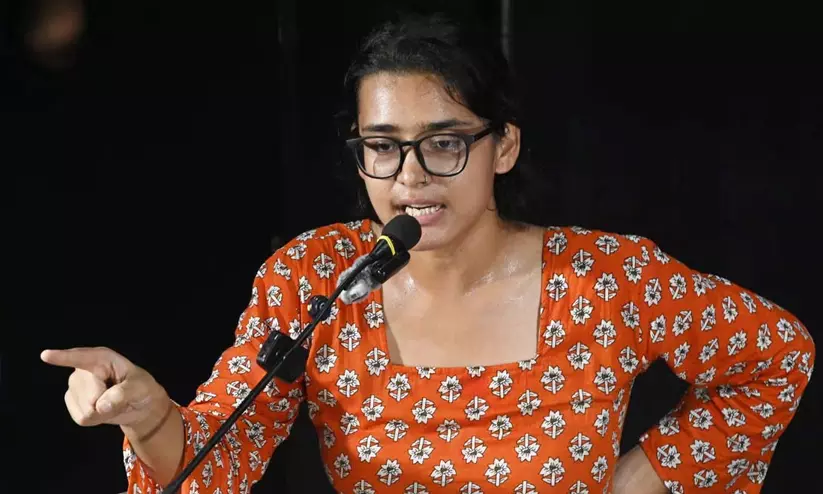 ഇന്ത്യയിലും ബംഗ്ലാദേശ് മാതൃകയിൽ ഭരണമാറ്റം ലക്ഷ്യമിടുന്നുവെന്ന് നേഹ ബോറ; ജെ.എൻ.യു വിദ്യാർഥിനിയുടെ പഴയ വീഡിയോ പുറത്തുവിട്ട് ബി.ജെ.പി ഇന്ത്യയിലും ബംഗ്ലാദേശ് മാതൃകയിൽ ഭരണമാറ്റം ലക്ഷ്യമിടുന്നുവെന്ന് നേഹ ബോറ; ജെ.എൻ.യു വിദ്യാർഥിനിയുടെ പഴയ വീഡിയോ പുറത്തുവിട്ട് ബി.ജെ.പി