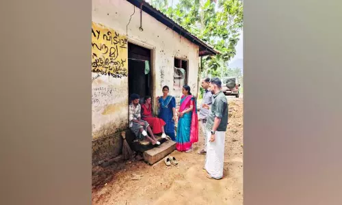 കാട്ടാനക്കലിയിൽ വീട് തകർന്നു വയോധികക്കും മകനും പരിക്ക് കാട്ടാനക്കലിയിൽ വീട് തകർന്നു വയോധികക്കും മകനും പരിക്ക്
