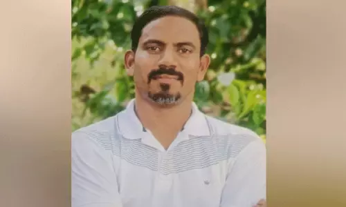 കാട്ടുപോത്തിന്റെ ഇറച്ചി കടത്തിയ കേസില്‍ അധ്യാപകൻ പിടിയിൽ