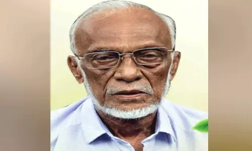 തലമുറകളുടെ ഗുരുനാഥന് നാട് യാത്രയയപ്പ് നൽകുന്നു
