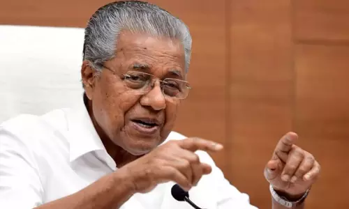 കിഫ്ബിയെ തകർക്കാനുള്ള കേന്ദ്ര അജണ്ടക്ക് യു.ഡി.എഫ് കുടപിടിക്കുന്നു; സാമൂഹിക ക്ഷേമത്തിനുള്ള വഴിയാണ് അടയുന്നതെന്നും പിണറായി വിജയൻ