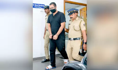 സിനഗോഗിന് മുന്നിലെ തീവെപ്പ്: ഡിജിറ്റൽ തെളിവുകൾ നിർണായകം സിനഗോഗിന് മുന്നിലെ തീവെപ്പ്: ഡിജിറ്റൽ തെളിവുകൾ നിർണായകം