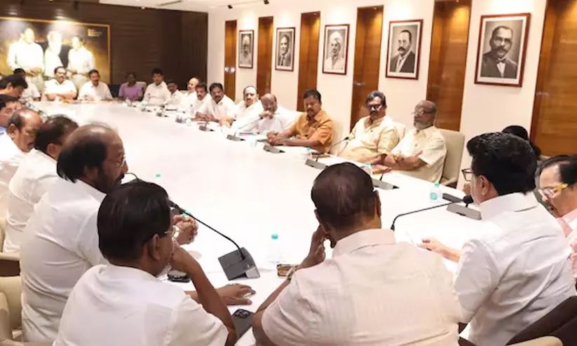 മുഖ്യ തെരഞ്ഞെടുപ്പ് കമ്മീഷണറെ പുറത്താക്കണം, ബാലറ്റ് പേപ്പർ മടക്കിക്കൊണ്ടുവരണം; ഡിഎംകെ എംപിമാർ രാഷ്ട്രപതിയെ കാണുന്നു മുഖ്യ തെരഞ്ഞെടുപ്പ് കമ്മീഷണറെ പുറത്താക്കണം, ബാലറ്റ് പേപ്പർ മടക്കിക്കൊണ്ടുവരണം; ഡിഎംകെ എംപിമാർ രാഷ്ട്രപതിയെ കാണുന്നു