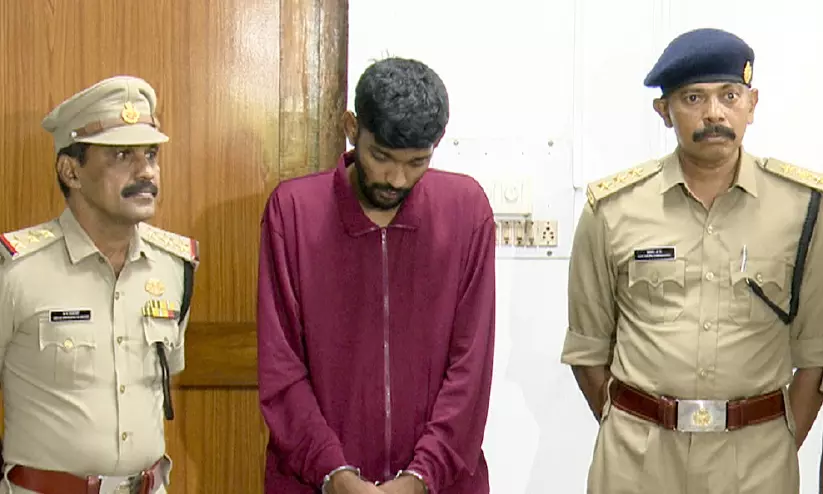 ഒളിവിലായിരുന്ന ലഹരി ഇടപാടുകാരനെ ഗൾഫിൽനിന്ന് പിടികൂടി എക്സൈസ് ഒളിവിലായിരുന്ന ലഹരി ഇടപാടുകാരനെ ഗൾഫിൽനിന്ന് പിടികൂടി എക്സൈസ്