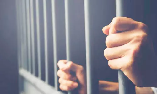 15 കാരിയെ ഓൺലൈൻ ബ്ലാക്ക് മെയിലിങ്ങിന് ഇരയാക്കിയ യുവാവ് പിടിയിൽ
