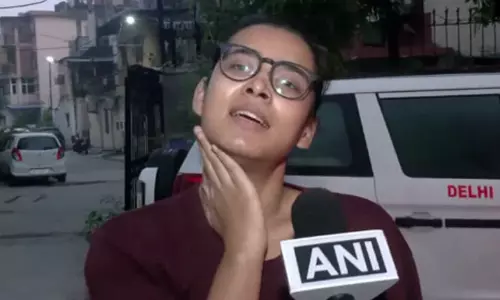 രാത്രി കസ്റ്റഡിയെ ചോദ്യം ചെയ്ത് നേഹ ബോറ; സ്ത്രീകളെ സൂര്യാസ്തമയത്തോടെ വിട്ടയക്കണം