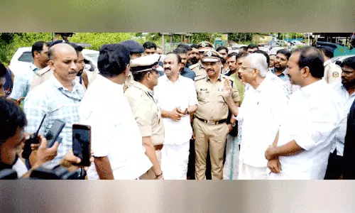 ശബരിമല തീർഥാടനം; പ്രവൃത്തികളുടെ പുരോഗതി അറിയിക്കണമെന്ന് മുഖ്യമന്ത്രി ശബരിമല തീർഥാടനം; പ്രവൃത്തികളുടെ പുരോഗതി അറിയിക്കണമെന്ന് മുഖ്യമന്ത്രി