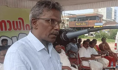 പൗരത്വം തീരുമാനിക്കേണ്ടത് തെരഞ്ഞെടുപ്പ് കമീഷനല്ല -സണ്ണി എം. കപിക്കാട് പൗരത്വം തീരുമാനിക്കേണ്ടത് തെരഞ്ഞെടുപ്പ് കമീഷനല്ല -സണ്ണി എം. കപിക്കാട്