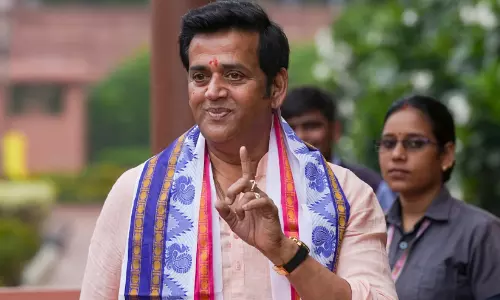 ജെൻ സി രാജ്യത്തിന്റെ ആത്മാവ്; ജന്തർ മന്തർ സമരവുമായി ബന്ധമില്ലെന്നും രവി കിഷൻ ജെൻ സി രാജ്യത്തിന്റെ ആത്മാവ്; ജന്തർ മന്തർ സമരവുമായി ബന്ധമില്ലെന്നും രവി കിഷൻ