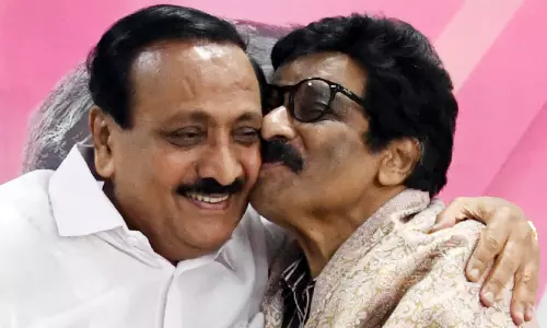 എം.കെ മുനീറിന് യു.ഡി.എഫ് ജില്ല കമ്മിറ്റി സ്വീകരണം നല്കി എം.കെ മുനീറിന് യു.ഡി.എഫ് ജില്ല കമ്മിറ്റി സ്വീകരണം നല്കി
