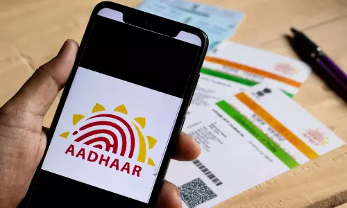 പിഎം കെയേഴ്‌സ് സ്‌കോളർഷിപ്പിന് ആധാർ നിർബന്ധമാക്കി കേന്ദ്ര സർക്കാർ; ആധാർ ഇല്ലെങ്കിലും ആനുകൂല്യം മുടങ്ങില്ല