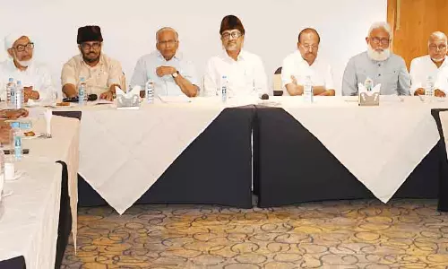 Panakkad Sadiq Ali Shihab Thangal addressing the meeting of Muslim organization leaders in Kozhikode
