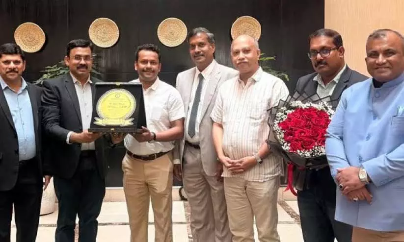 ഇന്ത്യൻ എംബസി ഉദ്യോഗസ്ഥനുമായി അൽഖോബാർ പ്രൊവിൻസ് നേതാക്കൾ കൂടിക്കാഴ്ച നടത്തി ഇന്ത്യൻ എംബസി ഉദ്യോഗസ്ഥനുമായി അൽഖോബാർ പ്രൊവിൻസ് നേതാക്കൾ കൂടിക്കാഴ്ച നടത്തി