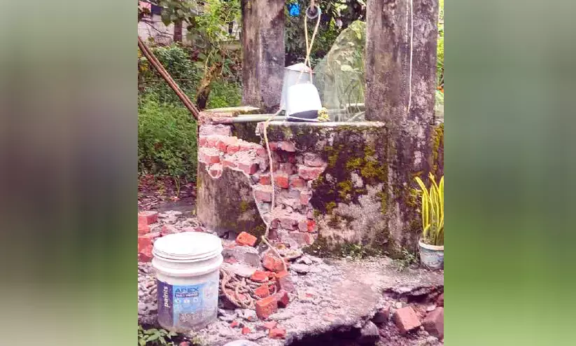 വീട്ടിൽ മിന്നലേറ്റു; അമ്മക്കും കുഞ്ഞിനും പരിക്ക് വീട്ടിൽ മിന്നലേറ്റു; അമ്മക്കും കുഞ്ഞിനും പരിക്ക്