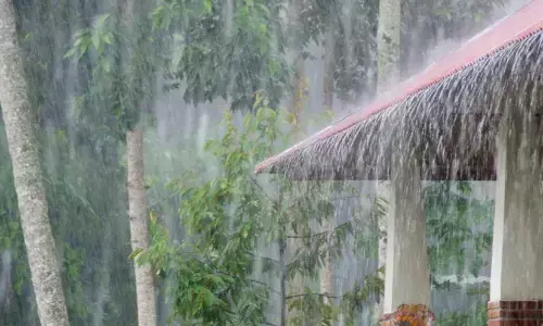 തുലാവർഷ വരവിൽ ആശ്വാസം; താപനിലയിൽ കുറവ് തുലാവർഷ വരവിൽ ആശ്വാസം; താപനിലയിൽ കുറവ്