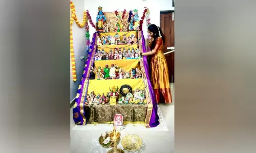 നവരാത്രി ആഘോഷം: നിറക്കാഴ്ചയായി ബൊമ്മക്കൊലു നവരാത്രി ആഘോഷം: നിറക്കാഴ്ചയായി ബൊമ്മക്കൊലു
