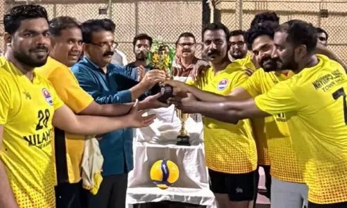 ന​വോ​ദ​യ ടൗ​ൺ ഏ​രി​യ വോ​ളി​ബാ​ൾ ടൂ​ർ​ണ​മെ​ന്റി​ൽ പോ​ർ​ട്ട് യൂ​നി​റ്റ് ജേ​താ​ക്ക​ൾ