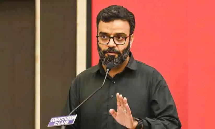 ‘കശ്മീരികളെ ലക്ഷ്യമിടുന്നത് എളുപ്പമായി’; ബി.ജെ.പി നടപടികൾക്കെതിരെ റൂഹുല്ല മെഹ്ദി എം.പി ‘കശ്മീരികളെ ലക്ഷ്യമിടുന്നത് എളുപ്പമായി’; ബി.ജെ.പി നടപടികൾക്കെതിരെ റൂഹുല്ല മെഹ്ദി എം.പി