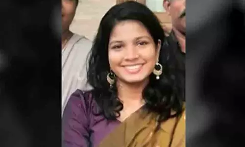 വടകരയിൽ വന്ദേ ഭാരത് ഇടിച്ച് വിദ്യാർഥിനിക്ക് ദാരുണാന്ത്യം വടകരയിൽ വന്ദേ ഭാരത് ഇടിച്ച് വിദ്യാർഥിനിക്ക് ദാരുണാന്ത്യം