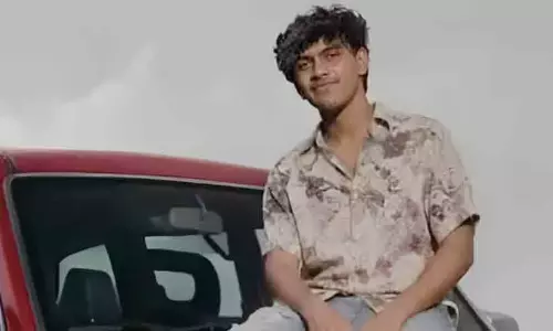 ടർഫിൽ ഫുട്ബോൾ കളിക്കുന്നതിനിടെ പ്ലസ്ടു വിദ്യാർഥി കുഴഞ്ഞുവീണ് മരിച്ചു ടർഫിൽ ഫുട്ബോൾ കളിക്കുന്നതിനിടെ പ്ലസ്ടു വിദ്യാർഥി കുഴഞ്ഞുവീണ് മരിച്ചു