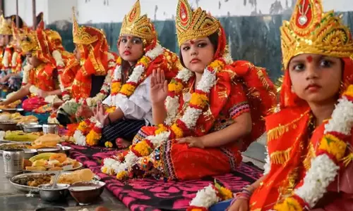 റിട്ടയേർഡ് അധ്യാപികയുടെ ക്രൂരത; നവരാത്രി ആഘോഷത്തിന് എത്തിയ കുട്ടികളെ 500 രൂപ മോഷ്ടിച്ചെന്നാരോപിച്ച് മർദ്ദിച്ചു റിട്ടയേർഡ് അധ്യാപികയുടെ ക്രൂരത; നവരാത്രി ആഘോഷത്തിന് എത്തിയ കുട്ടികളെ 500 രൂപ മോഷ്ടിച്ചെന്നാരോപിച്ച് മർദ്ദിച്ചു