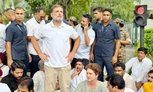 രാഹുലിനെ തിരിച്ചറിയാത്ത സംഘ് ഗാനാലാപകർ