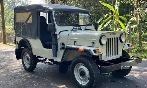 ആധുനിക കാറുണ്ടെങ്കിലും ജീപ്പ് വേണം; പഴയ ജീപ്പുകൾക്ക് ആവശ്യക്കാർ ഏറുന്നു, വില മൂന്നര മുതൽ 10 ലക്ഷം വരെ ആധുനിക കാറുണ്ടെങ്കിലും ജീപ്പ് വേണം; പഴയ ജീപ്പുകൾക്ക് ആവശ്യക്കാർ ഏറുന്നു, വില മൂന്നര മുതൽ 10 ലക്ഷം വരെ