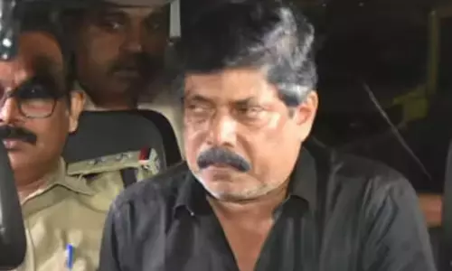 ജയമാധവൻ നായർ വധക്കേസ്: പ്രതിയെ ക്രൈംബ്രാഞ്ച് കസ്റ്റഡിയിൽ വിട്ടു ജയമാധവൻ നായർ വധക്കേസ്: പ്രതിയെ ക്രൈംബ്രാഞ്ച് കസ്റ്റഡിയിൽ വിട്ടു
