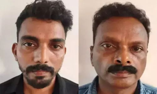 മൂകാംബികയിൽനിന്ന് മടങ്ങിയ യാത്രക്കാരിയെ ഓഖ എക്സ്പ്രസിൽ ശല്യം ചെയ്ത രണ്ടുപേർ അറസ്റ്റിൽ മൂകാംബികയിൽനിന്ന് മടങ്ങിയ യാത്രക്കാരിയെ ഓഖ എക്സ്പ്രസിൽ ശല്യം ചെയ്ത രണ്ടുപേർ അറസ്റ്റിൽ