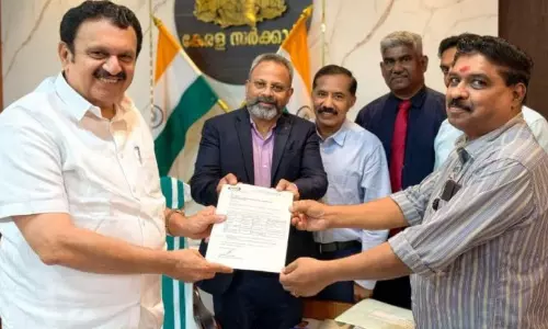 കമ്പനി അധികൃതർക്കൊപ്പം മന്ത്രിയുടെ ഫോട്ടോ, വിവാദം; മരുന്ന് ഉപയോഗത്തിൽ ആശങ്ക വേണ്ടെന്ന് വിദഗ്ധർ കമ്പനി അധികൃതർക്കൊപ്പം മന്ത്രിയുടെ ഫോട്ടോ, വിവാദം; മരുന്ന് ഉപയോഗത്തിൽ ആശങ്ക വേണ്ടെന്ന് വിദഗ്ധർ