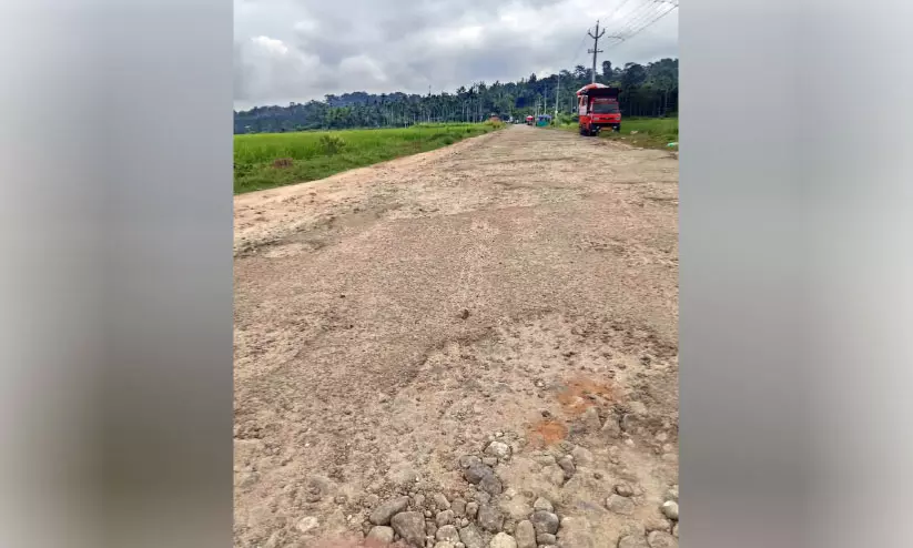 പരിഹാരമാവാതെ റോഡുപണി; ചേകാടിയിൽ യാത്രാദുരിതം പരിഹാരമാവാതെ റോഡുപണി; ചേകാടിയിൽ യാത്രാദുരിതം
