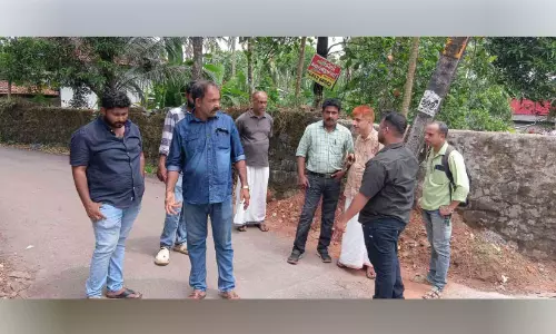 സൗന്ദര്യവത്കരണത്തിലെ അശാസ്ത്രീയത; മുക്കം ടൗണിൽ ഉദ്യോഗസ്ഥരുടെ പരിശോധന