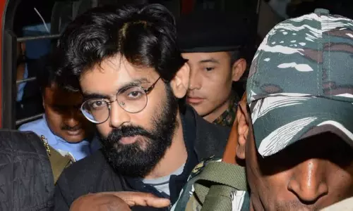 ഷർജീൽ ഇമാം ‘ഭീകരവാദി’യെന്ന് കോൺഗ്രസ് നേതാവ്; പ്രസ്താവനയിൽ പ്രതിഷേധം ഷർജീൽ ഇമാം ‘ഭീകരവാദി’യെന്ന് കോൺഗ്രസ് നേതാവ്; പ്രസ്താവനയിൽ പ്രതിഷേധം