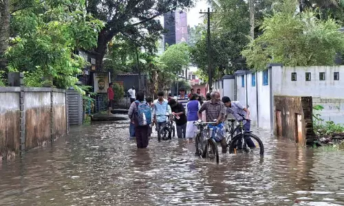 കനത്ത മഴ; കായംകുളം നഗരത്തിന്റെ പടിഞ്ഞാറൻ ഭാഗങ്ങൾ മുങ്ങി