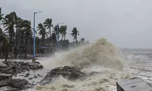 Low Pressure in Bay of Bengal Likely to Intensify into Cyclone by Oct 26: IMD Low Pressure in Bay of Bengal Likely to Intensify into Cyclone by Oct 26: IMD